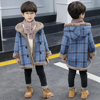 Зимнее шерстяное пальто в клетку для мальчиков 2023 года, плюшевое утолщенное теплое Двубортное пальто средней длины в корейском стиле свободного кроя 3-10 лет